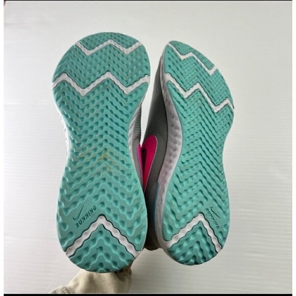 Nike Womens size 9.5 Revolution 5 Gray Pink Running Shoes Size Activewear - Picture 8 of 10